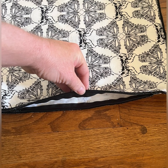 Rare Thomas Wylde Jumbo size cotton canvas pillow case 54” x 34” - Picture 7 of 7